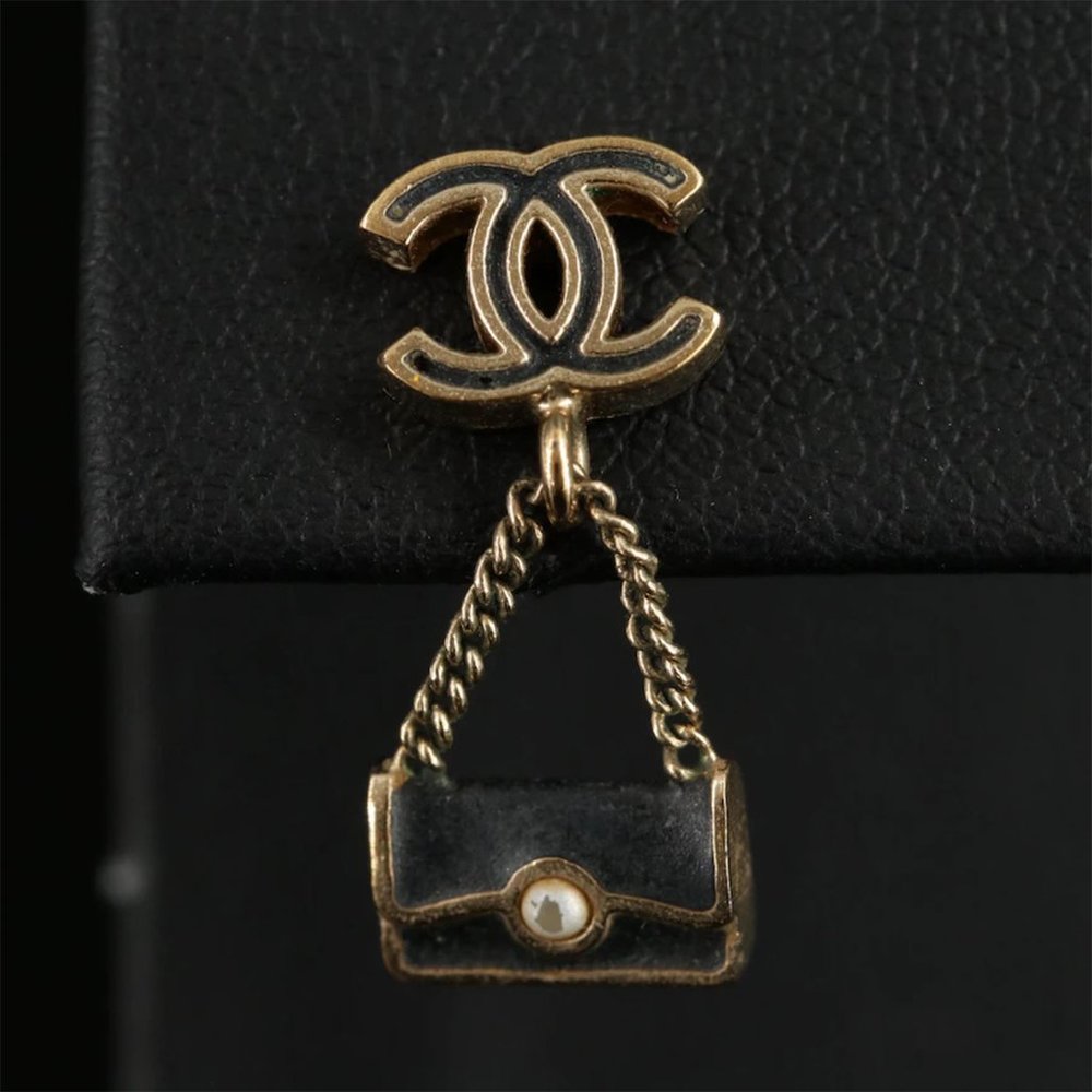 SOLD - Chanel Faux Pearl & Enamel Handbag Drop Earrings - Picture 4 of 10